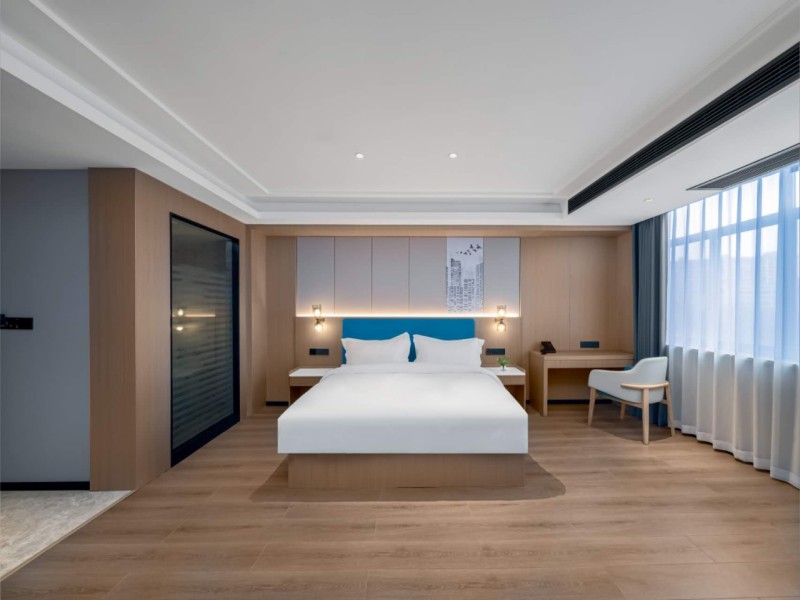 豪华大床房 (3).jpg